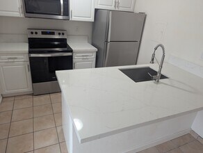 72502 Edgehill Dr, Unit #1 in Palm Desert, CA - Building Photo - Building Photo