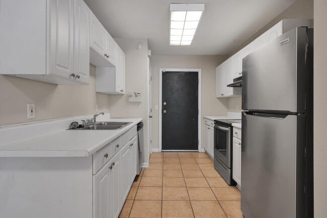 property at 847 W Georgia St