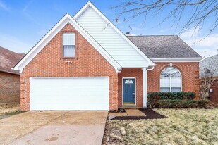1012 Spanish Trail Ln in Cordova, TN - Building Photo