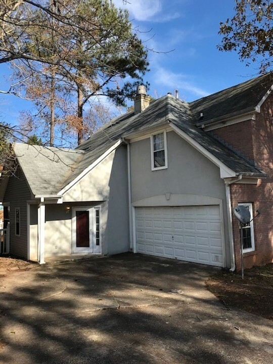 135 S Fairfield Dr in Peachtree City, GA - Building Photo