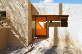 985 N Tuxedo Cir in Palm Springs, CA - Building Photo - Building Photo