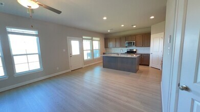 1012 Tillman Ln in East Bernard, TX - Building Photo - Building Photo