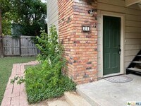 421 W San Antonio St