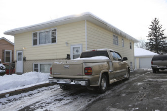 1031 Grove St in Aurora, IL - Foto de edificio - Building Photo