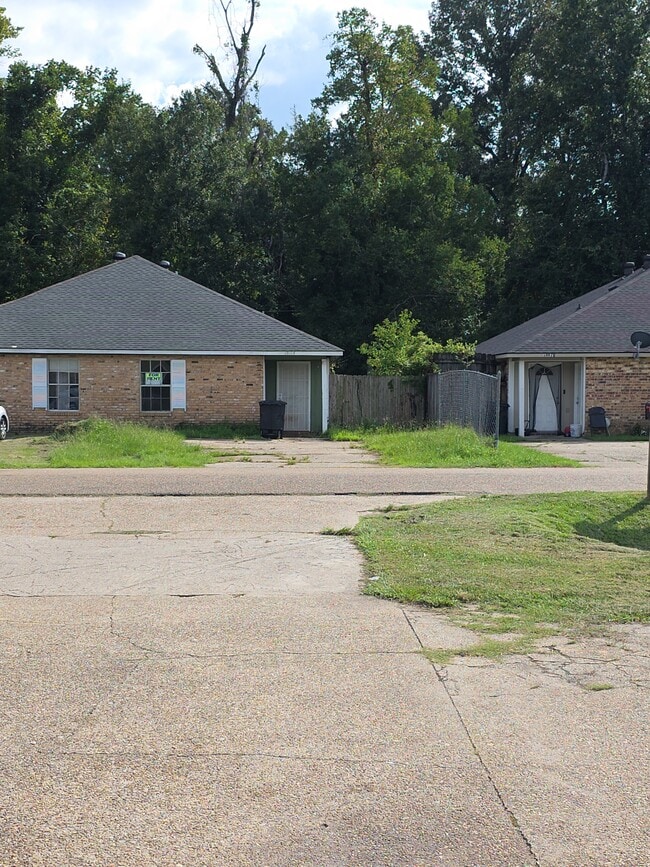 10114 El Scott Ave in Baton Rouge, LA - Building Photo - Building Photo