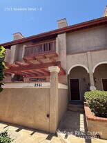 2561 Navarra Dr in Carlsbad, CA - Building Photo