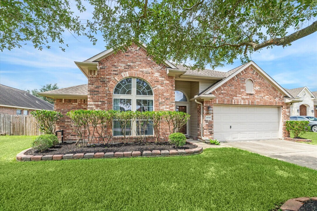 18703 Summercliff Ln in Tomball, TX - Building Photo