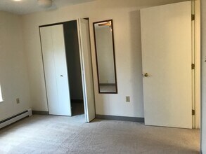 238 Base Hill Rd, Unit 62 in Keene, NH - Foto de edificio - Building Photo