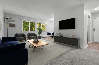 Country Meadows in Ypsilanti, MI - Building Photo - Building Photo