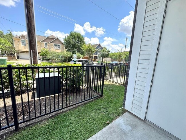 property at 401 W 25th St