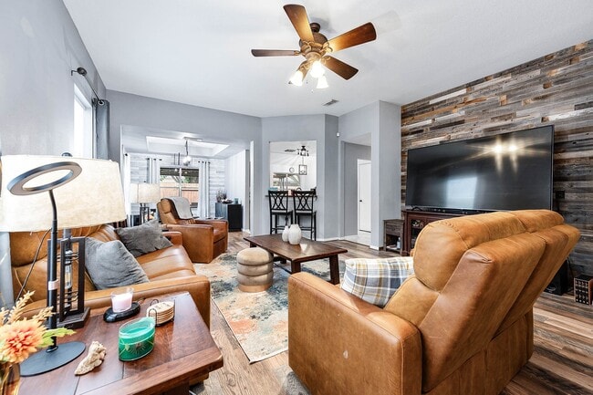 739 Apple Blossom Dr