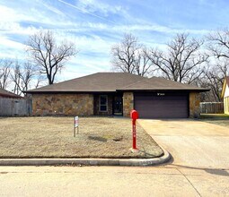 3009 Big Oak Dr in Midwest City, OK - Building Photo - Building Photo