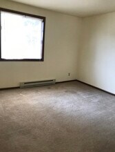 2080 Emery Ct in East Troy, WI - Building Photo - Building Photo