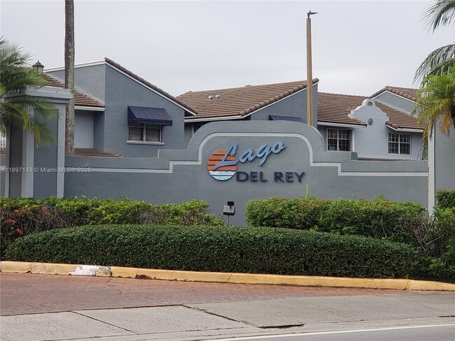 6960 NW 173rd Dr in Hialeah, FL - Building Photo - Building Photo