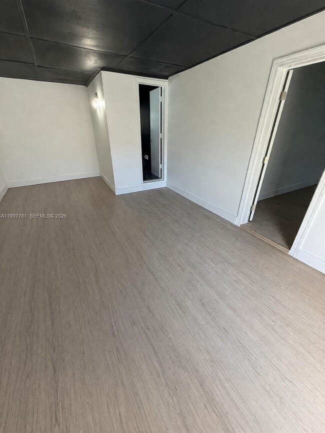 property at 1111 N Victoria Park Rd