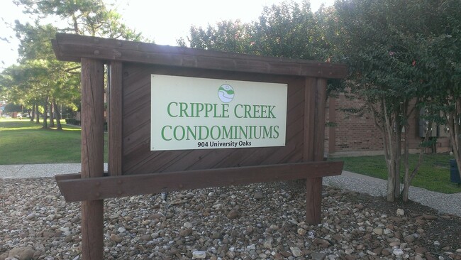 904 University Oaks Blvd