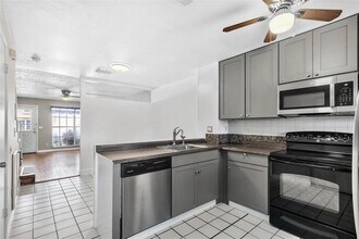 6600 121st Ave N in Largo, FL - Building Photo - Building Photo