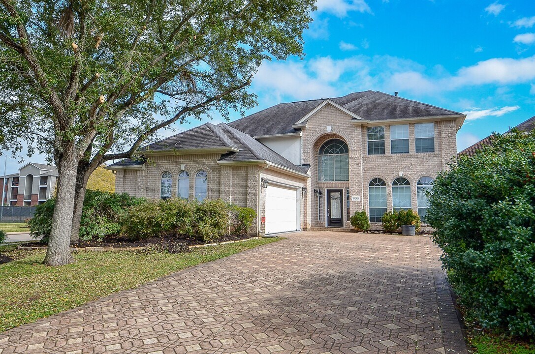 14203 Marina Bay Ln in Sugar Land, TX - Building Photo