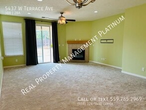 5437 W Terrace Ave in Fresno, CA - Building Photo - Building Photo