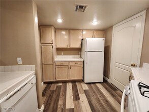 7400 W Flamingo Rd, Unit 2032 in Las Vegas, NV - Building Photo - Building Photo