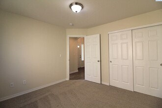 544 Lakerose Loop in Richland, WA - Building Photo - Building Photo