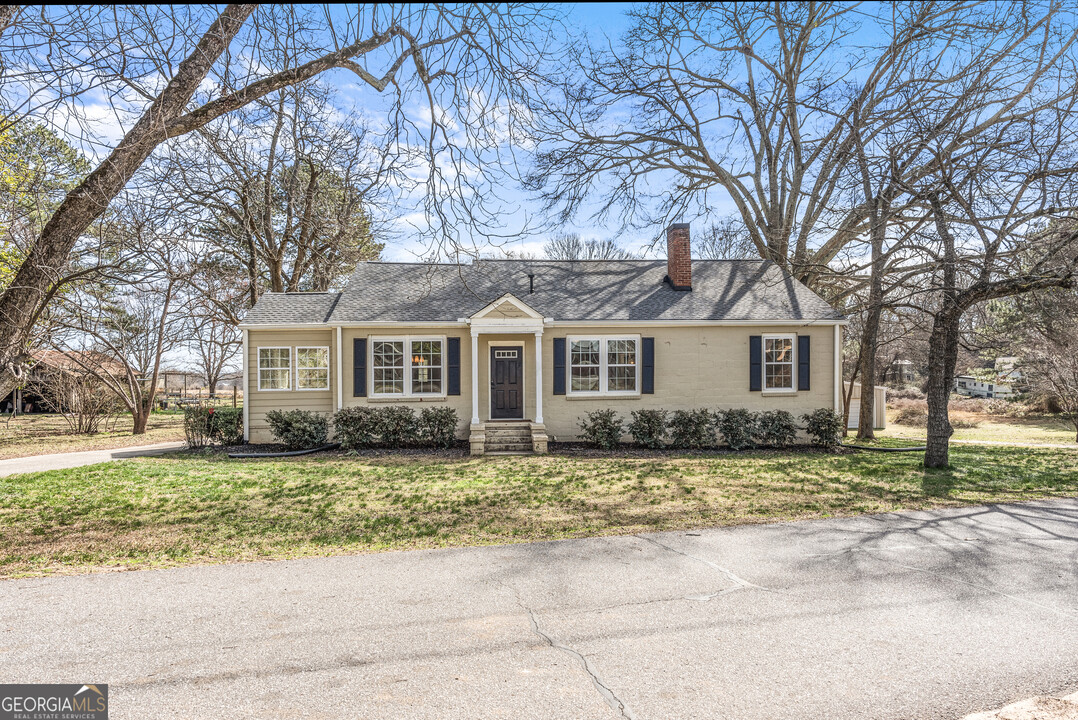 1050 Old Bishop Rd in Bishop, GA - Building Photo