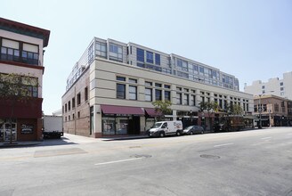 25-45 N Raymond Ave in Pasadena, CA - Building Photo - Building Photo