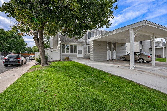 property at 11803 Garfield Cir