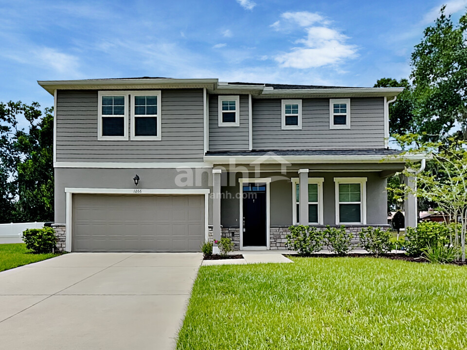 1266 Shorecrest Cir in Clermont, FL - Building Photo