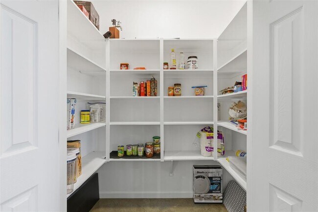 152 Spring Hollow Trail in Smithville, TX - Building Photo - Building Photo