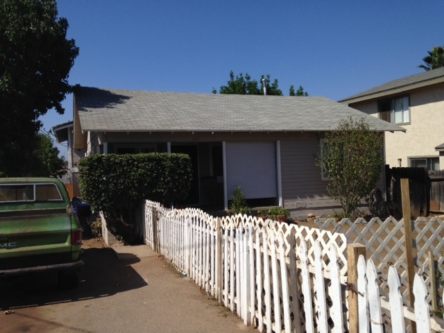 422-428 Massachusetts Ave in Vista, CA - Building Photo - Building Photo