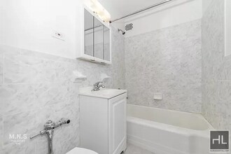 220 E 26th St in New York, NY - Building Photo - Building Photo