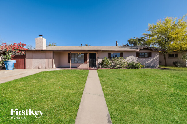 property at 2118 W Montebello Ave