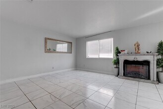 6101 Crockery St in Las Vegas, NV - Building Photo - Building Photo