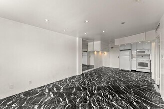 2285 Peachtree Rd NE in Atlanta, GA - Building Photo - Building Photo