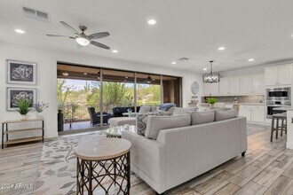 10260 E White Feather Ln, Unit 09-9102 in Scottsdale, AZ - Building Photo - Building Photo