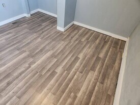 525 Broadway Ave in Mckees Rocks, PA - Building Photo