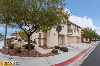 6255 W Arby Ave in Las Vegas, NV - Building Photo - Building Photo