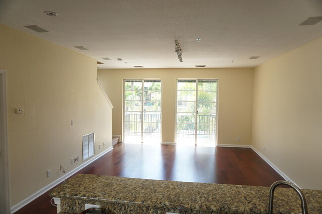 151 Greenwich Cir in Jupiter, FL - Foto de edificio - Building Photo