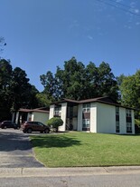 421 Plantation Dr in Fayetteville, NC - Building Photo