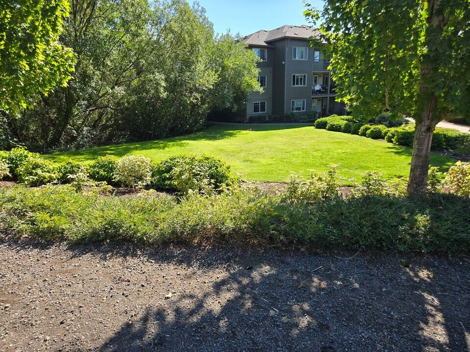 11845 NW Stone Mountain Ln in Portland, OR - Building Photo