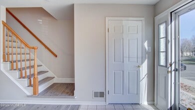 27 Haverford Ct in Freehold Township, NJ - Building Photo - Building Photo