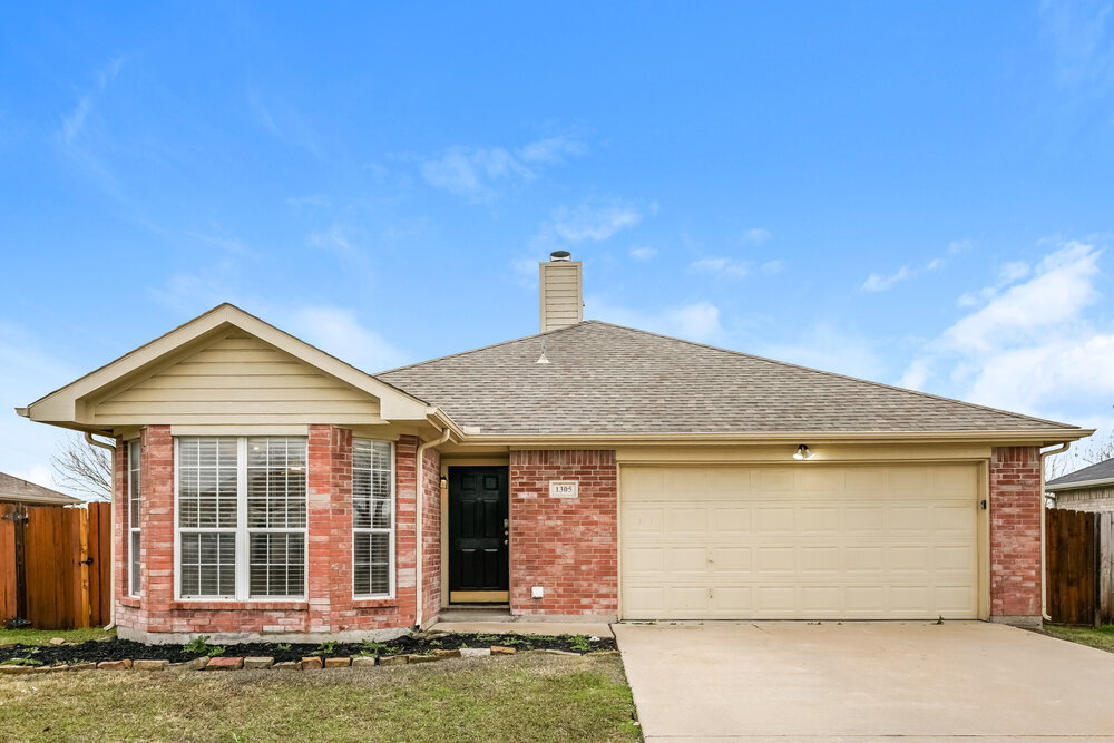 1305 Indian Wells Tr in Midlothian, TX - Building Photo