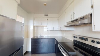 Trent & Kingsley in Cote-St-Luc, QC - Building Photo