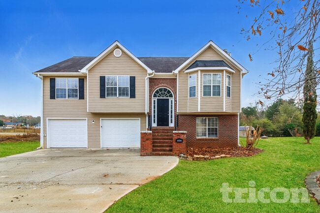 property at 4754 Clayton Crossing Ln