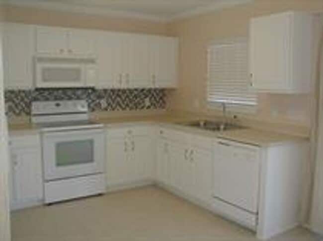 7 Pine Ridge Dr in Bluffton, SC - Building Photo - Building Photo