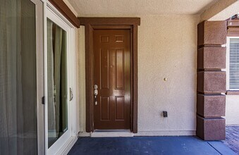 11500 Belmont Lake Dr in Las Vegas, NV - Building Photo - Building Photo