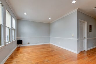 572 LIBERTY Ave in Jersey City, NJ - Building Photo - Building Photo