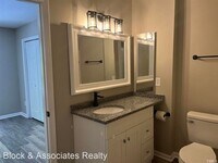 301 Glencoe Dr photo'