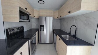 1604 NW 24th Ct in Miami, FL - Building Photo